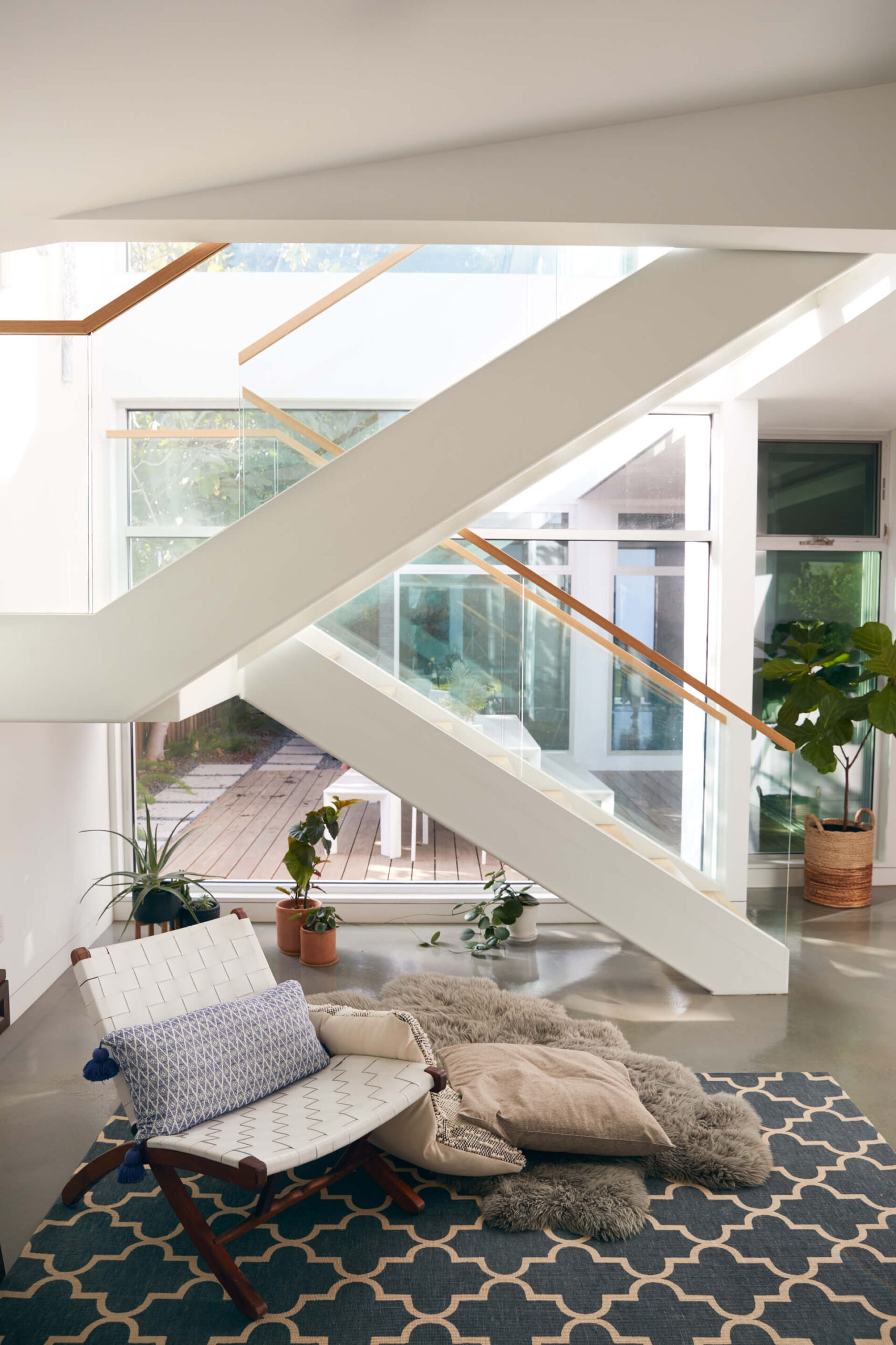 Пространство с естествена светлина за по-добър баланс и спокойствие